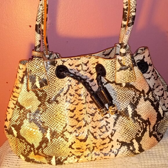 PINK AND BLACK IRIS TYLER ROOMY DOUBLE-SIDED WOMANS LEATHER HANDBAG - Picture 2 of 13